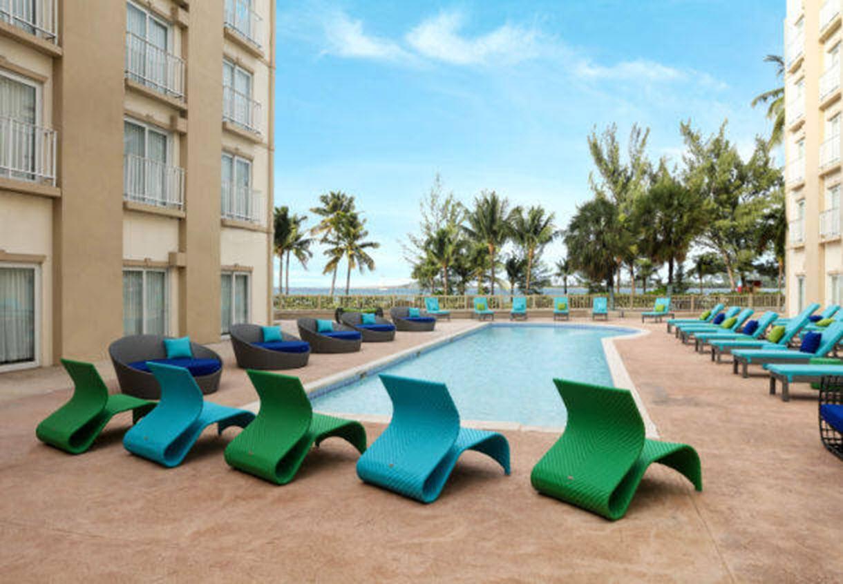 Courtyard By Marriott Nassau Downtown/Junkanoo Beach Exteriör bild