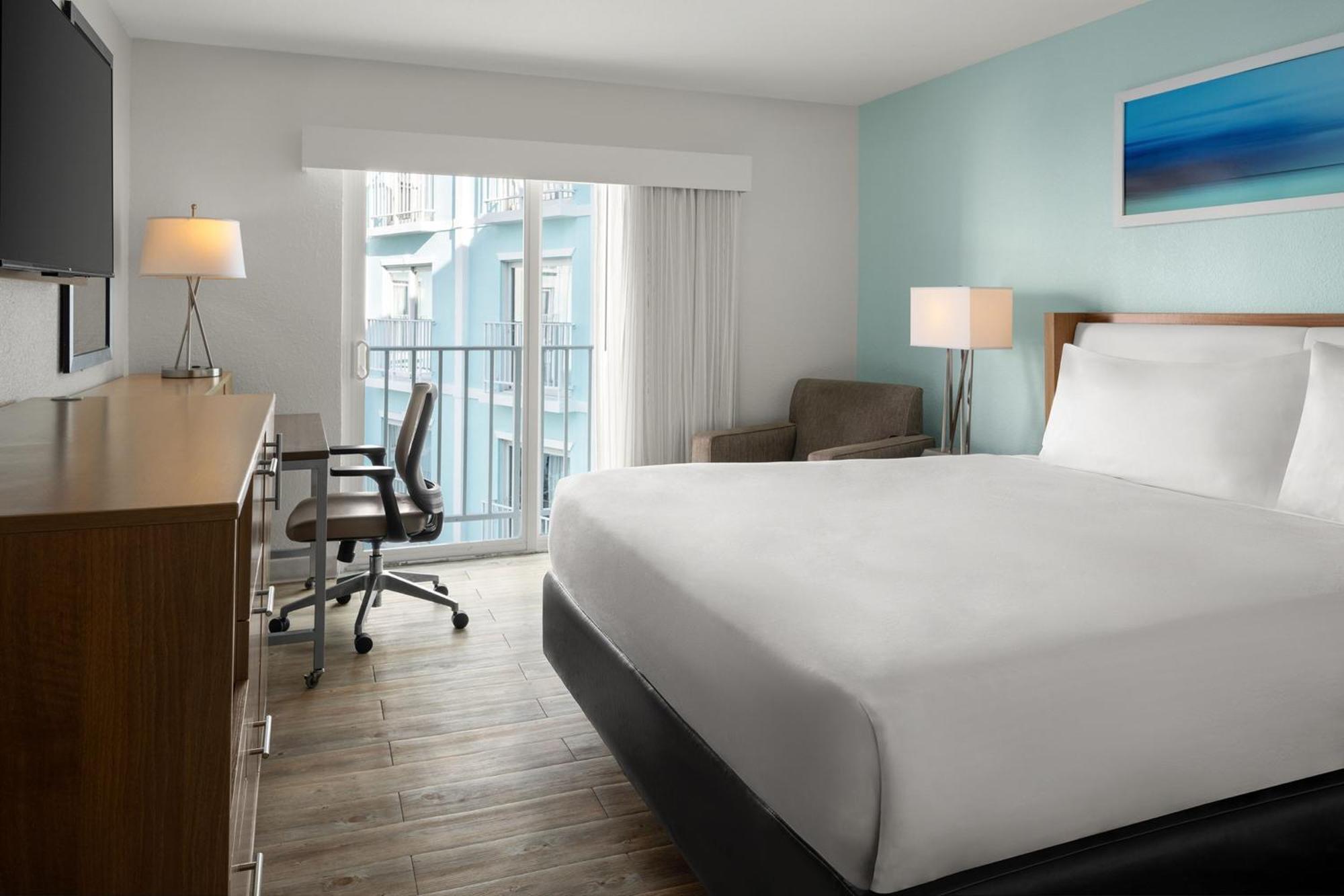 Courtyard By Marriott Nassau Downtown/Junkanoo Beach Exteriör bild
