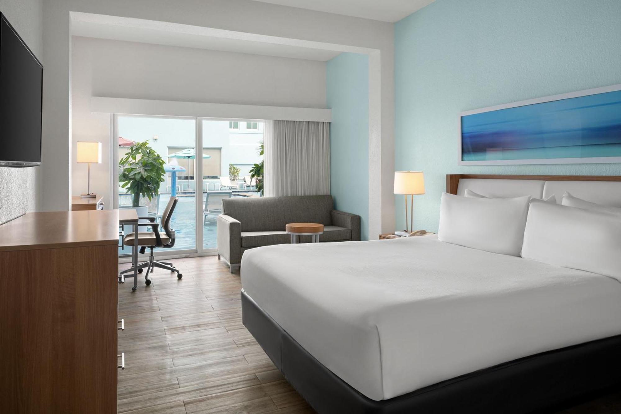 Courtyard By Marriott Nassau Downtown/Junkanoo Beach Exteriör bild