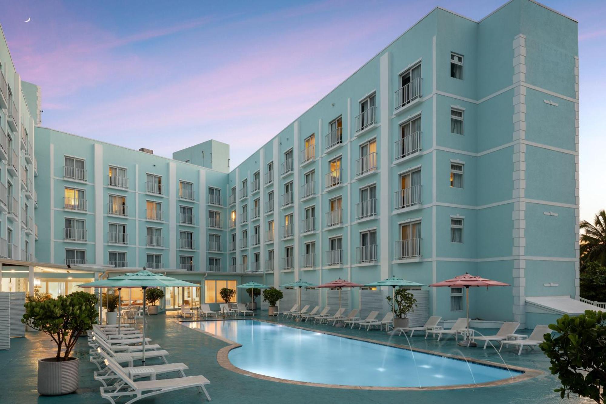 Courtyard By Marriott Nassau Downtown/Junkanoo Beach Exteriör bild