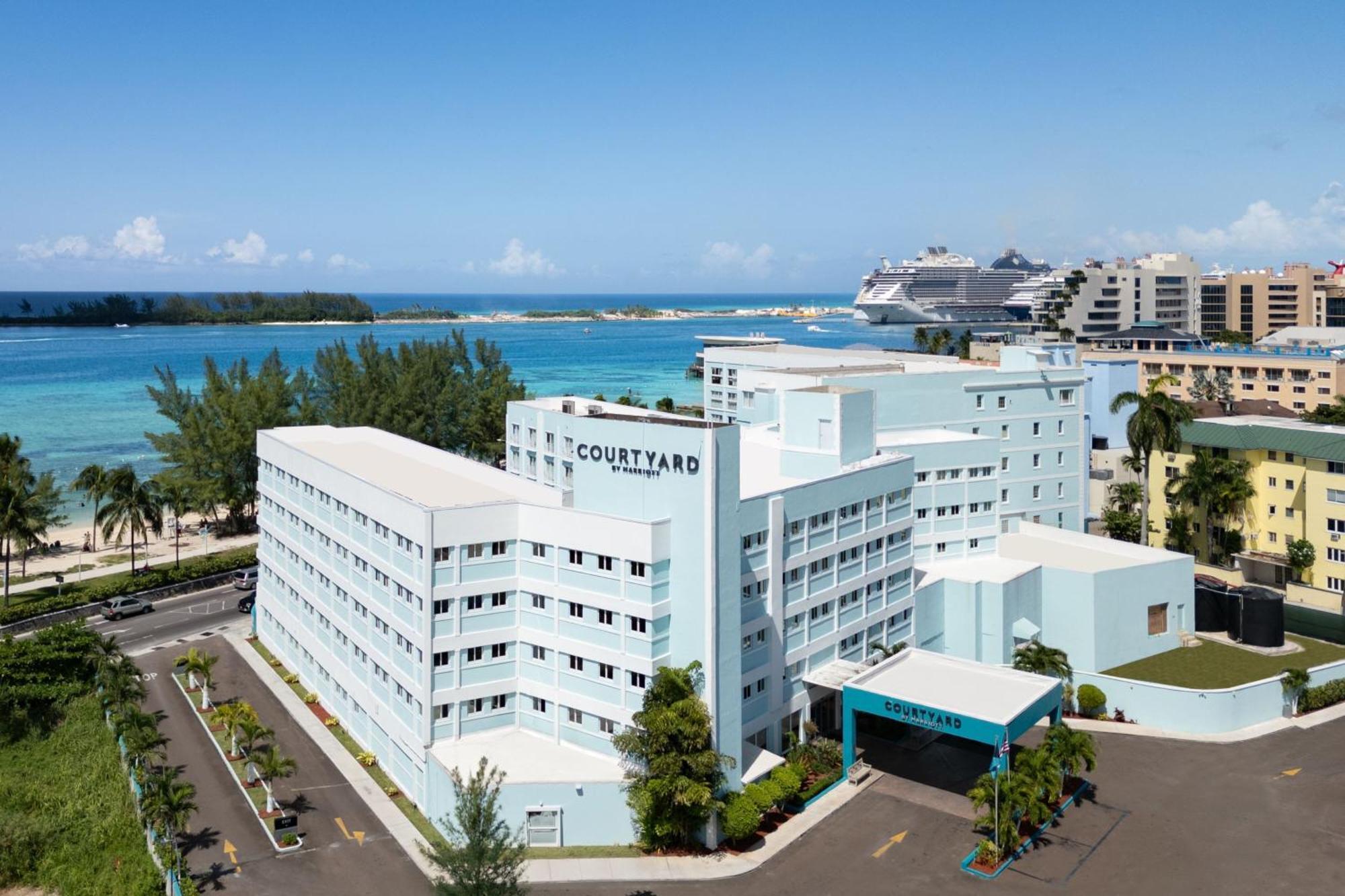 Courtyard By Marriott Nassau Downtown/Junkanoo Beach Exteriör bild
